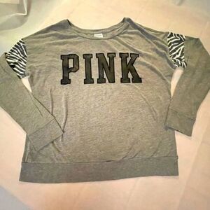 LIKE NEW Pink Victoria’s Secret gray black long sleeve graphic shirt top
